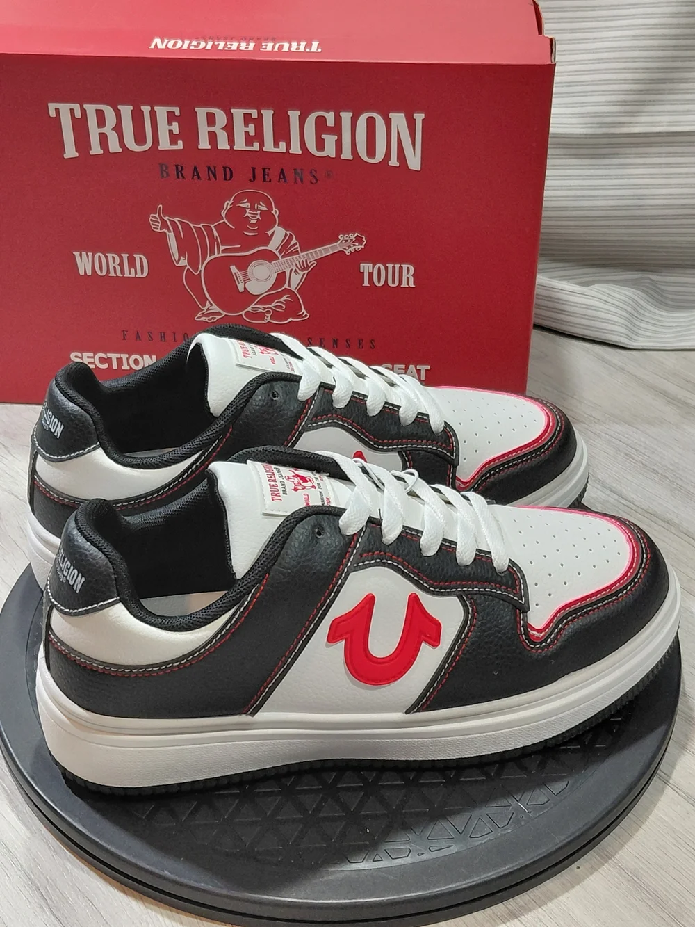 NEW True Religion Womens Arthur Court Low-Top Sneakers in White, Black & Red W8